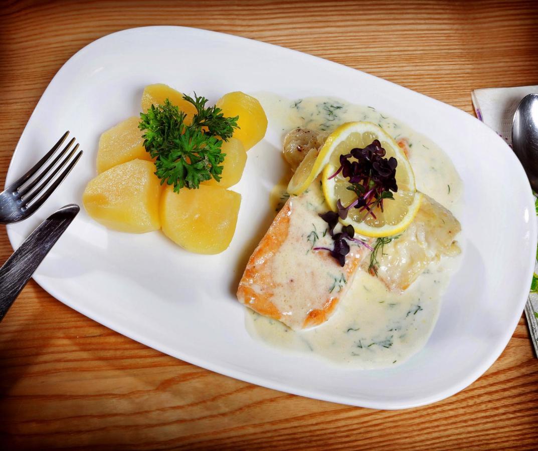 Restaurant-Cafe-Pension Himmel Landshut Exterior photo
